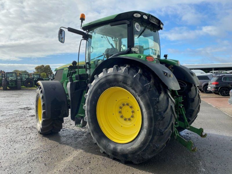 John Deere 6210R