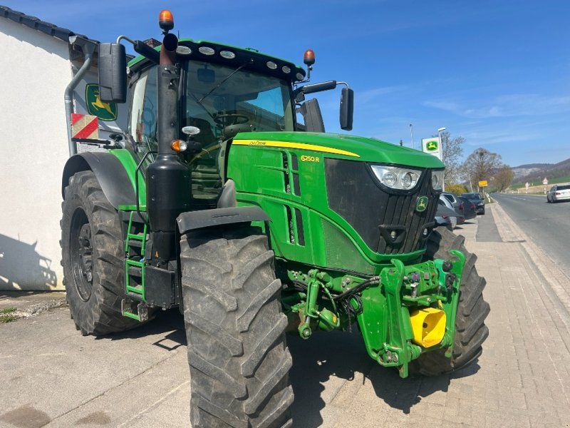 John Deere 6250R