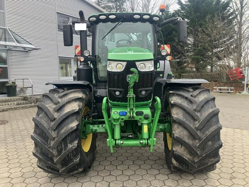 John Deere 6215R
