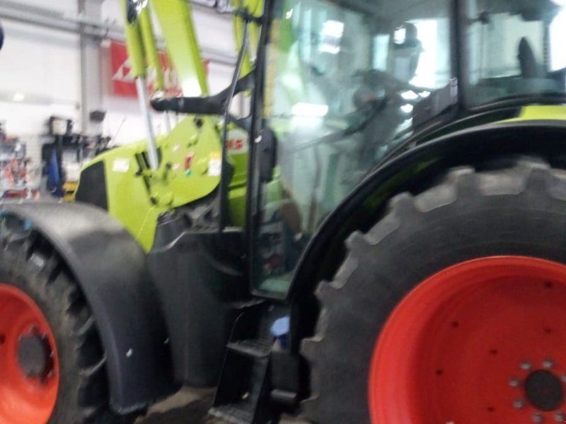 Claas Arion 420 Panoramic