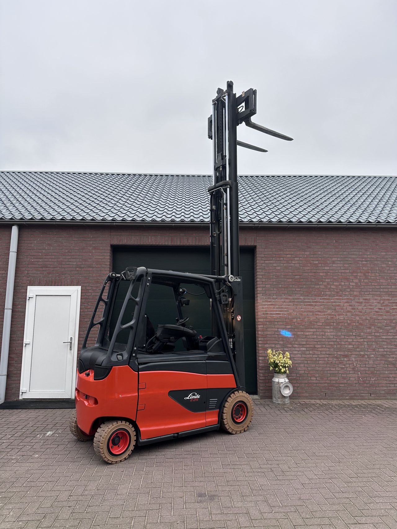 Ruim aabod Linde heftrucks direct leverbaar ook te huur