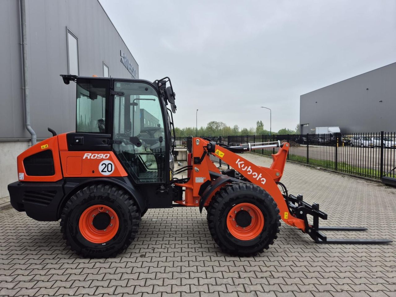 Kubota R090 wiellader - Airco - Snelwissel - Bak en Vork