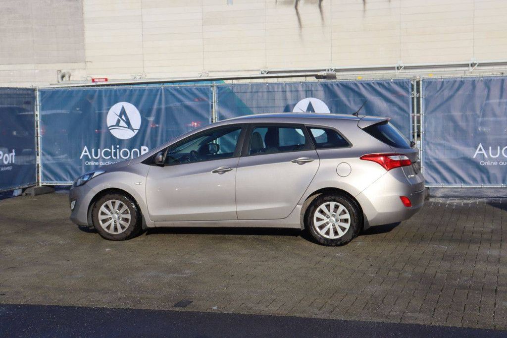 Passenger car Hyundai i30 Diesel 110 hp 2016 (Margin)