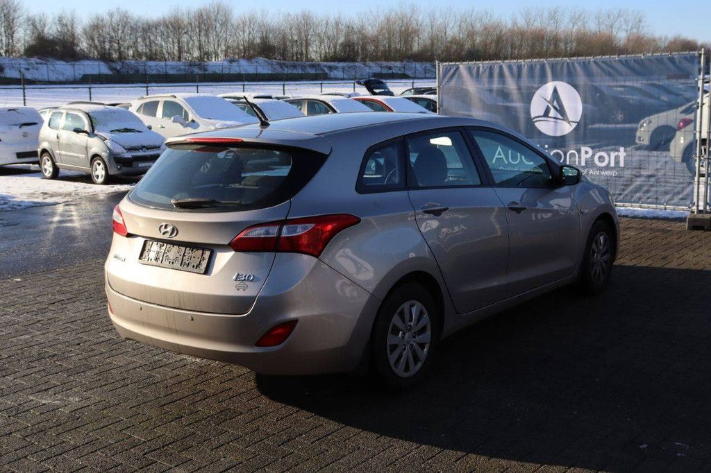 Passenger car Hyundai i30 Diesel 110 hp 2016 (Margin)