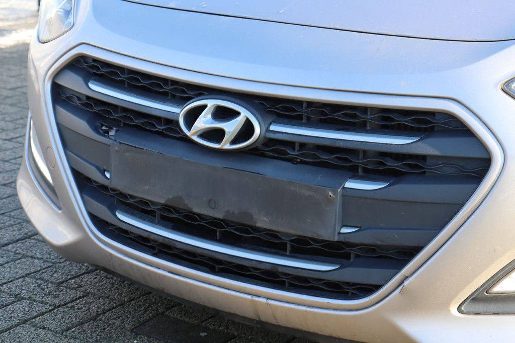 Passenger car Hyundai i30 Diesel 110 hp 2016 (Margin)