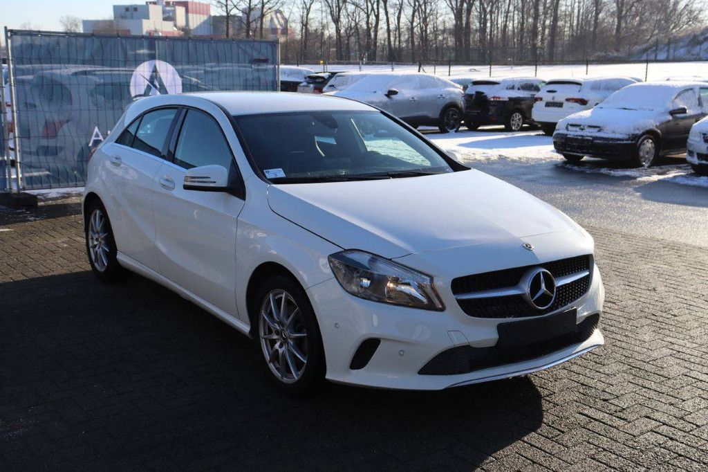Pkw Mercedes-Benz A180 Benzin 122 PS 2017 (Margin)