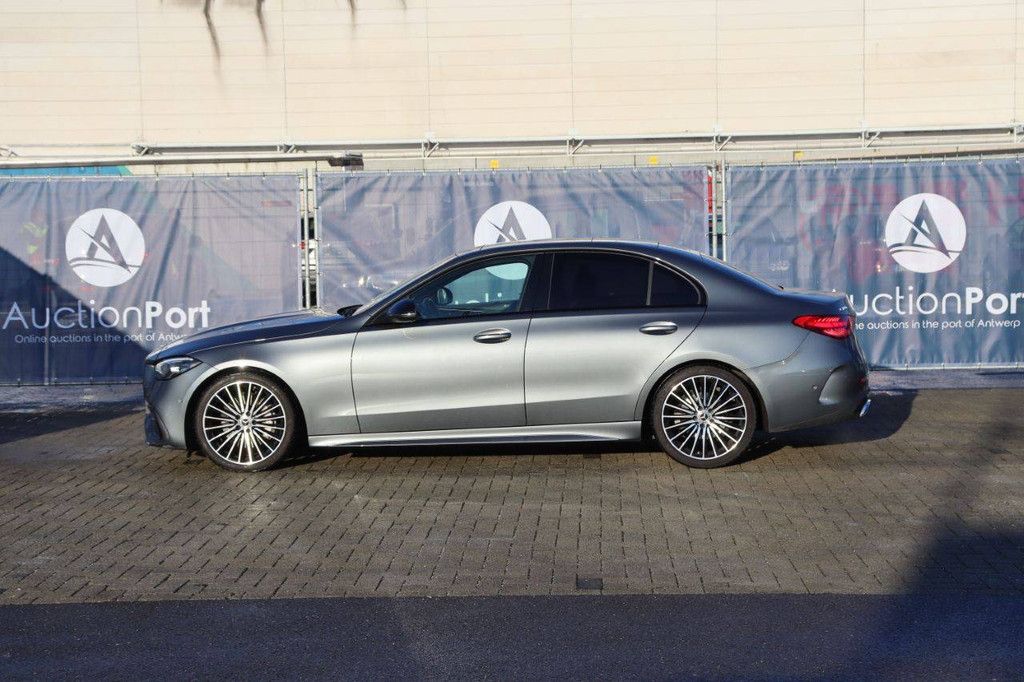 Pkw Mercedes-Benz C180 Benzin 170 PS 2022 (Margin)