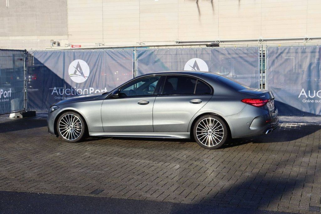 Pkw Mercedes-Benz C180 Benzin 170 PS 2022 (Margin)