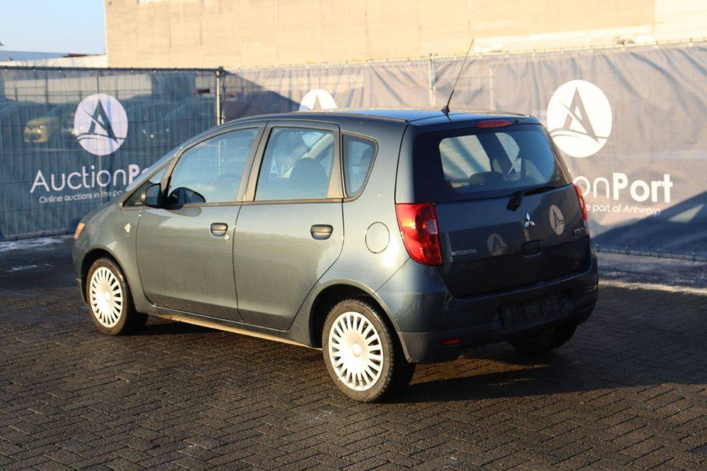 Personenauto Mitsubishi Colt Benzine 95pk 2011 (Marge)
