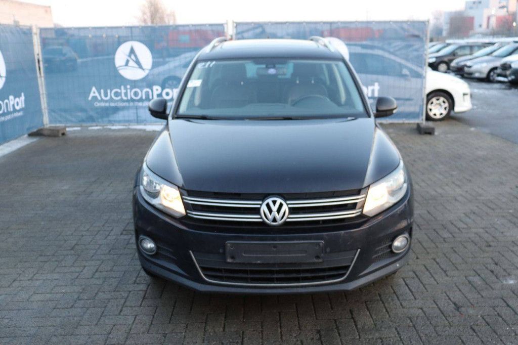 SUV Volkswagen Tiguan Petrol 150hp 2016 (Margin)