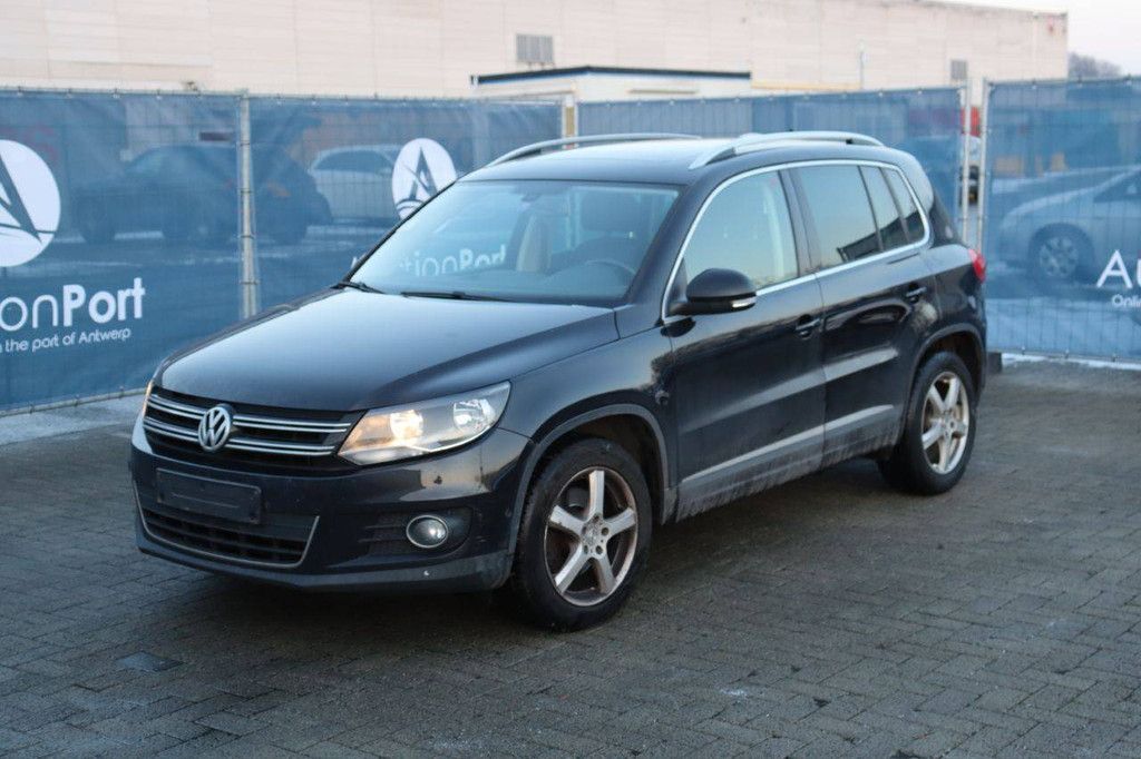 SUV Volkswagen Tiguan Petrol 150hp 2016 (Margin)