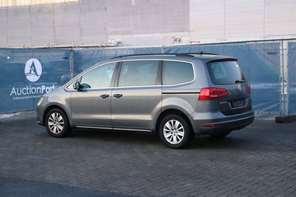 Passenger car Volkswagen Sharan 2.0 TDI Diesel 136 hp 2011 (Margin)
