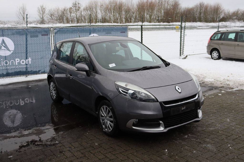Pkw Renault Scenic dCi Diesel 110 PS 2012 (Margin)