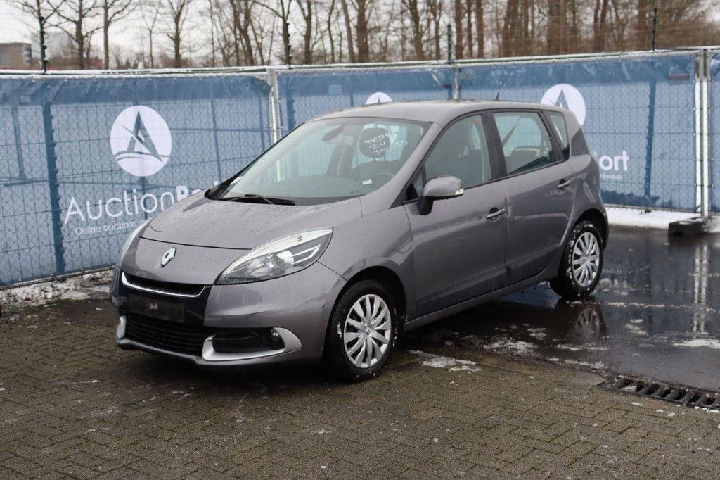 Pkw Renault Scenic dCi Diesel 110 PS 2012 (Margin)