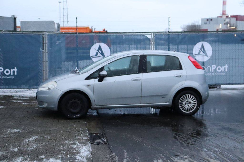 Passenger car Fiat Punto Petrol 60 hp 2005 (Margin)