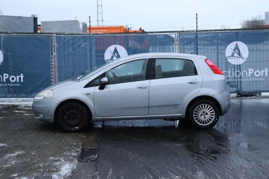 Passenger car Fiat Punto Petrol 60 hp 2005 (Margin)