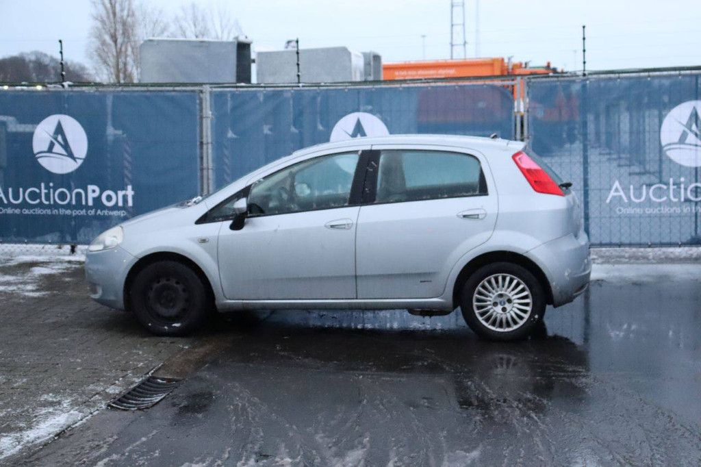 Passenger car Fiat Punto Petrol 60 hp 2005 (Margin)