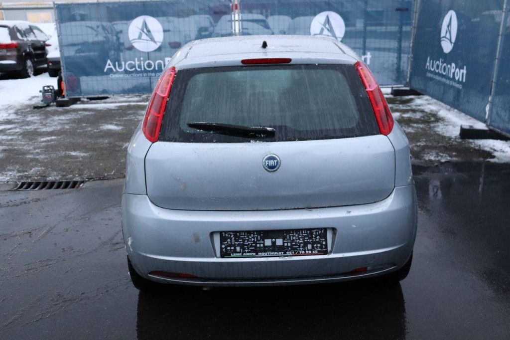 Passenger car Fiat Punto Petrol 60 hp 2005 (Margin)