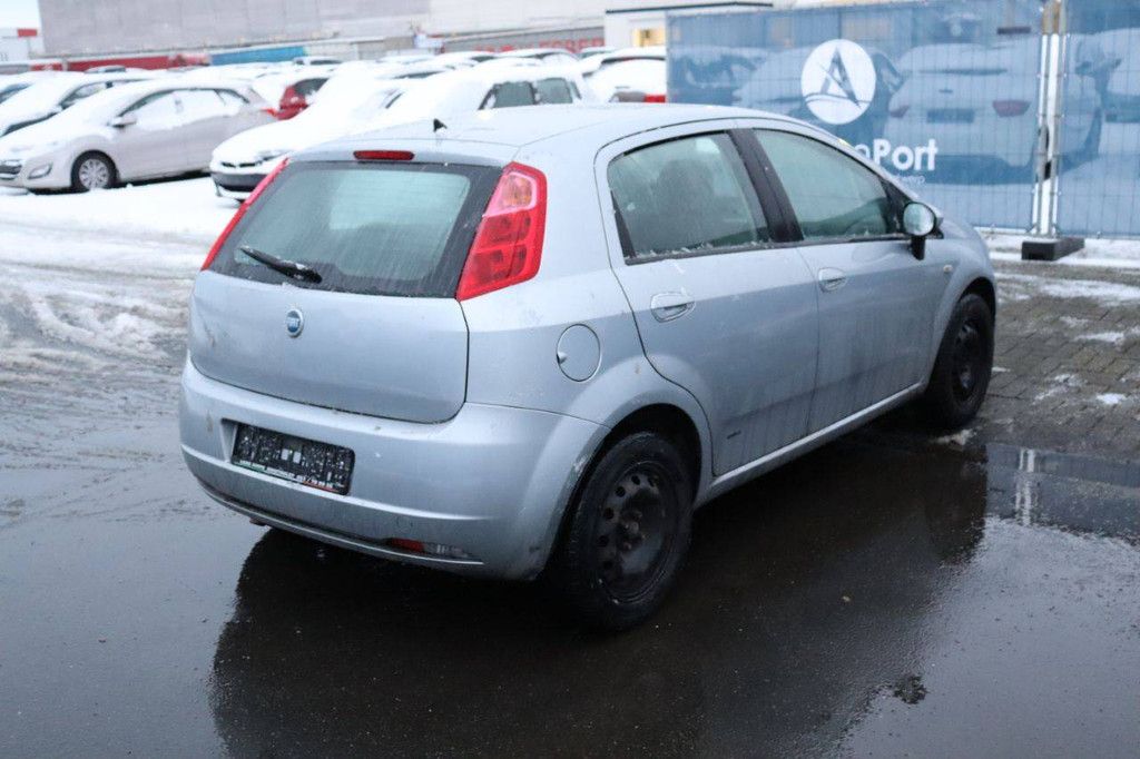 Passenger car Fiat Punto Petrol 60 hp 2005 (Margin)