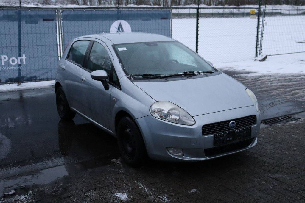 Passenger car Fiat Punto Petrol 60 hp 2005 (Margin)