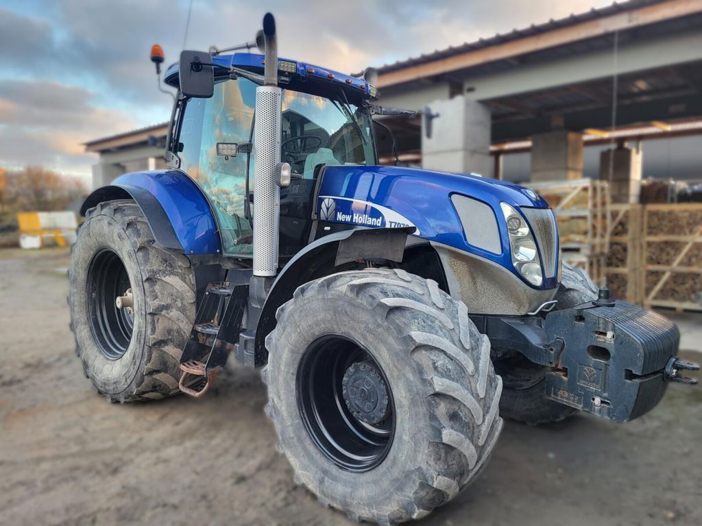 New Holland T7040 PC Blue Power