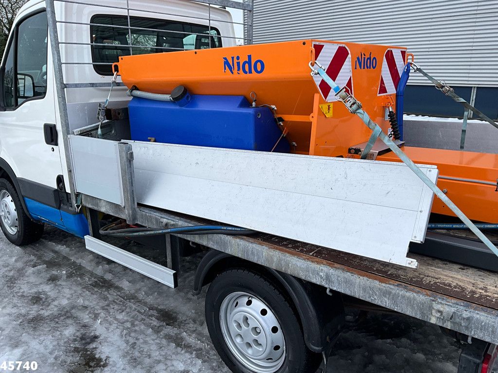 Iveco Daily 35S12 300 met Nido zoutstrooier Just 88.053 km!