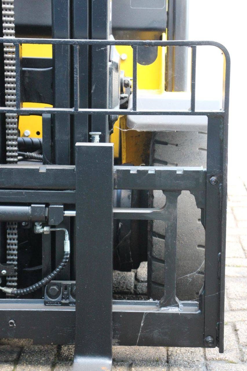 Heftruck Yale GDP35VX E2795 Diesel 2680kg 5.96m 2011