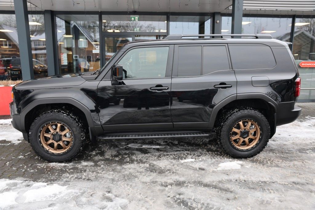 Toyota Landcruiser 250 2.8 D-4D 5DRS PROFESSIONAL A/T VAN