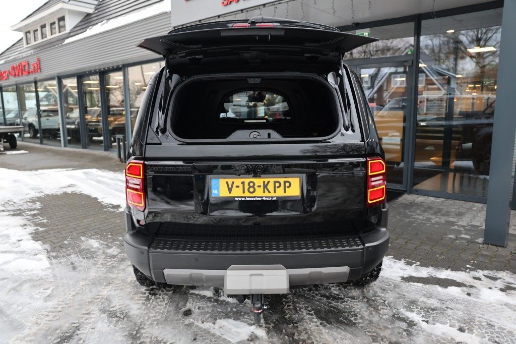 Toyota Landcruiser 250 2.8 D-4D 5DRS PROFESSIONAL A/T VAN