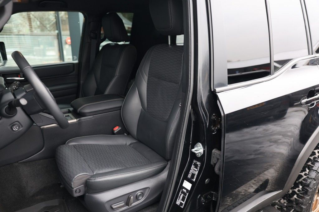 Toyota Landcruiser 250 2.8 D-4D 5DRS PROFESSIONAL A/T VAN