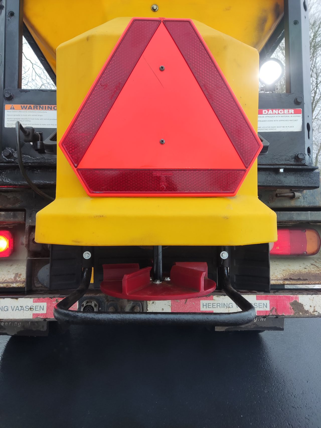 SNOWEX (opbouw) zoutstrooier (type SP 8500, 12V, 1.960 kg)