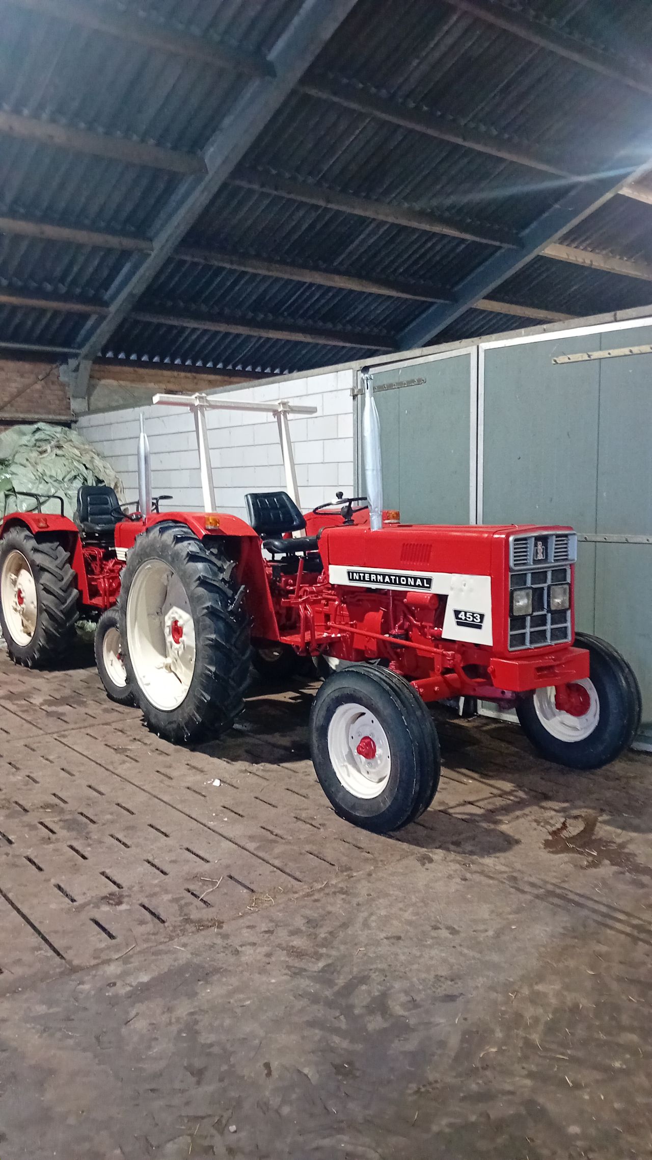 Te koop international 453 en 423 kentekens