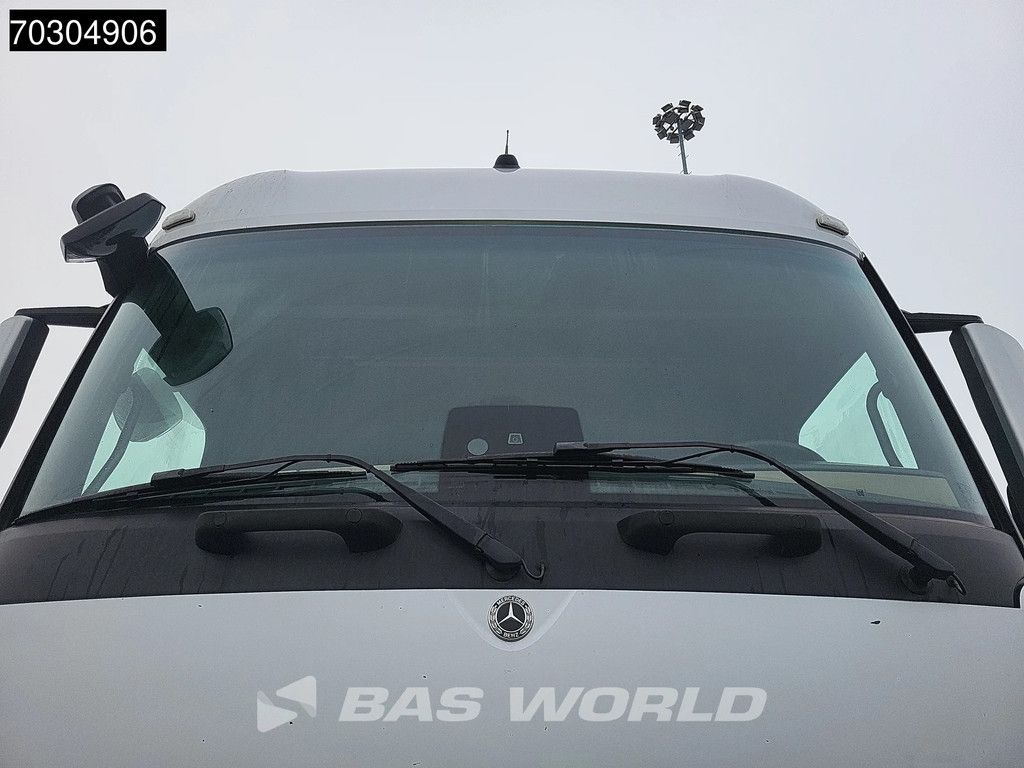 Mercedes Actros 1843 4X2 StreamSpace ADR