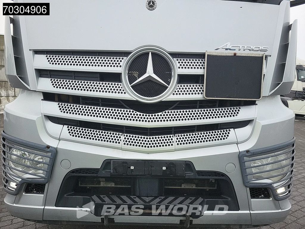 Mercedes Actros 1843 4X2 StreamSpace ADR