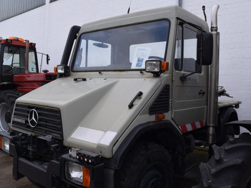 Mercedes-Benz Unimog U90