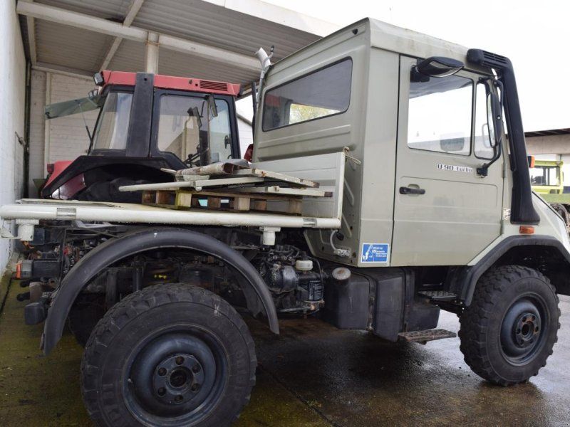 Mercedes-Benz Unimog U90