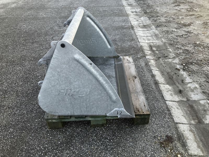 Fliegl SCHWERGUTSCHEL STAND