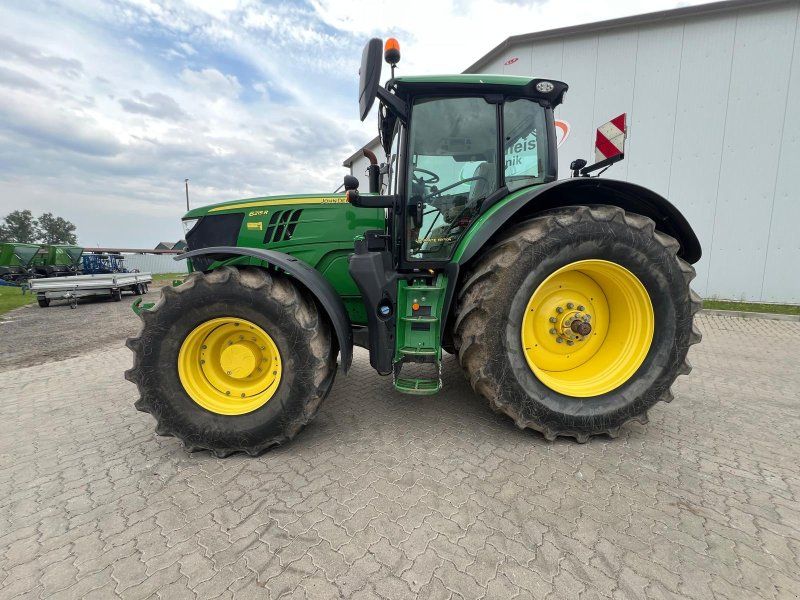 John Deere 6215 R