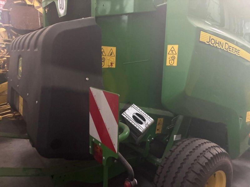 John Deere V451G
