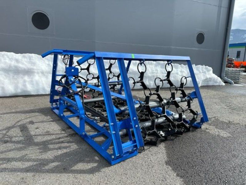 Wiesenegge 4m, 4-reihig, hydraulisch