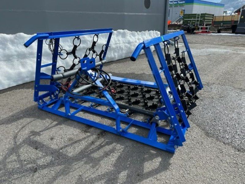 Wiesenegge 4m, 4-reihig, hydraulisch