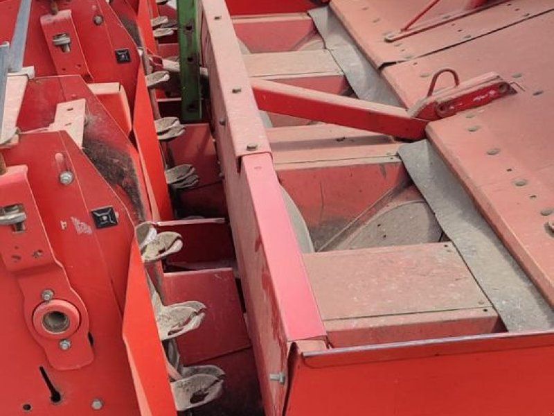 Kverneland UN 3100 4-Reihig