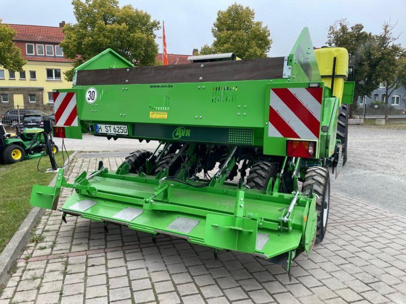 AVR Kartoffelpflanzmaschine