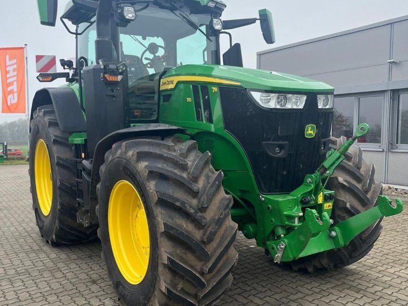John Deere 7R310