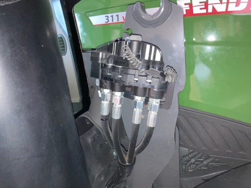 Fliegl Rundballenabwickler VF