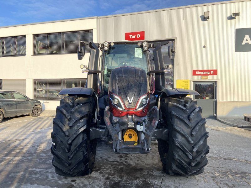 Valtra T235