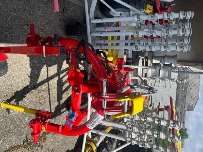 Pöttinger TOP 422 Schwadkreisel