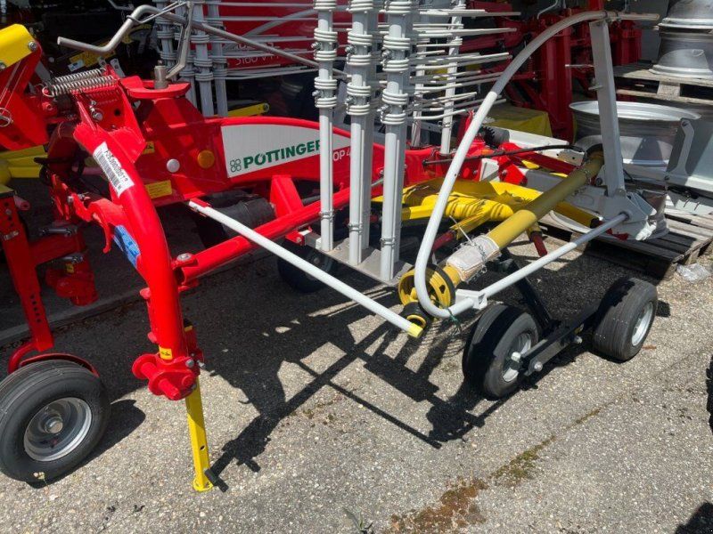 Pöttinger TOP 422 Schwadkreisel