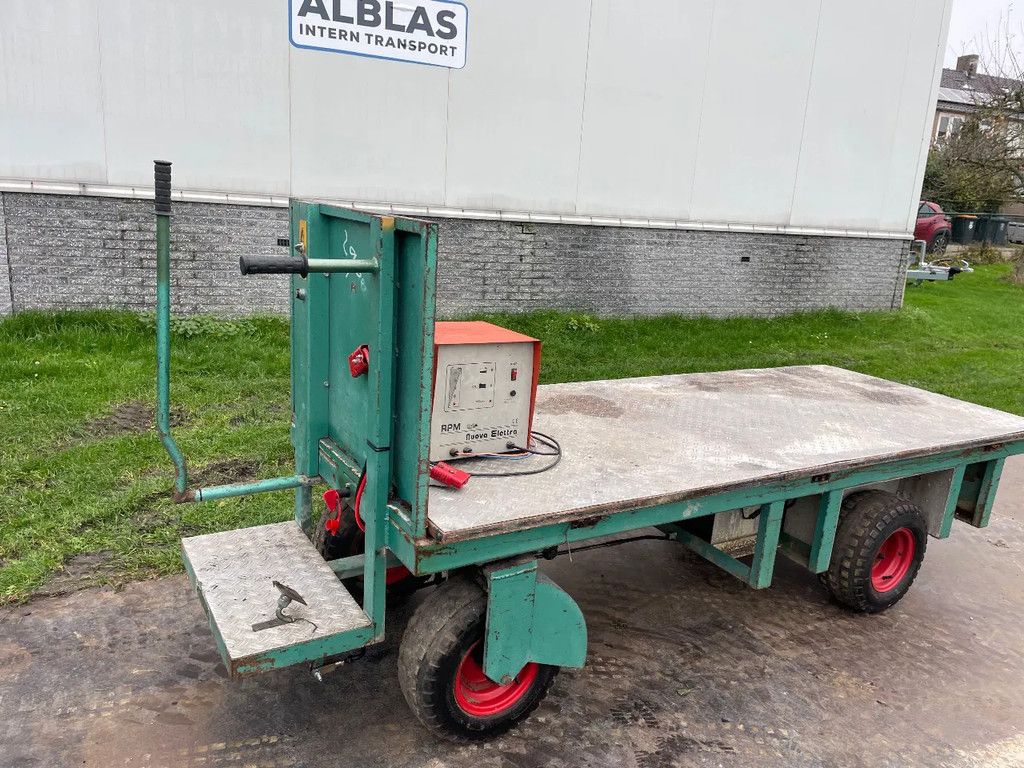 Electrische platformwagen transportkar 24v hooiwagen voerwagen