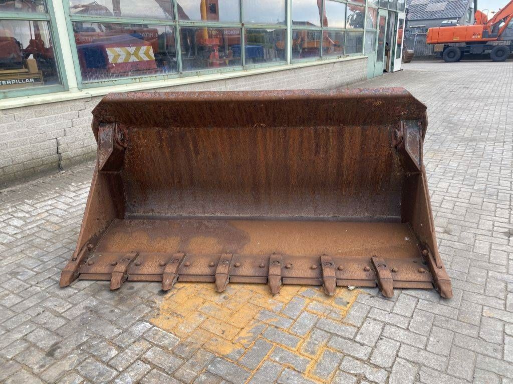 Fiat-Hitachi Of Volvo Breedte 2.50 M